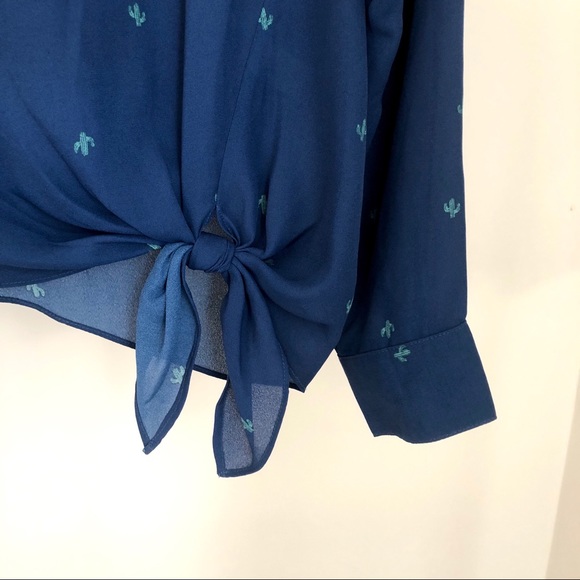 Socialite blue cactus print tie front blouse small - Picture 3 of 8